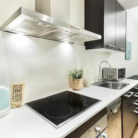 Апартаменты Bright And Modern 2bedroom In Ramblas 2 1a *
