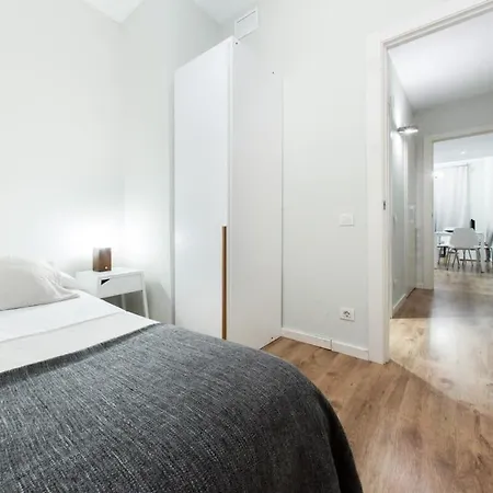 Bright And Modern 2bedroom In Ramblas 2 1a Барселона